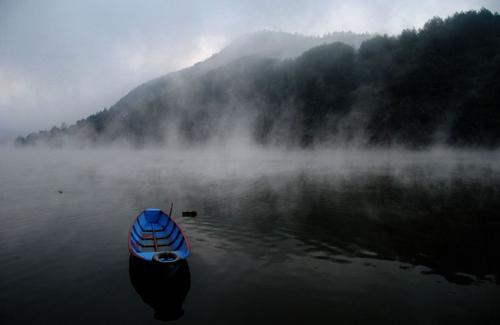 拍案惊奇湖中女尸完整版,拍案惊奇离奇案件