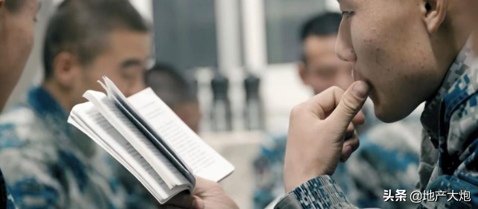 中国当兵的大学生，都是这样度过第一次