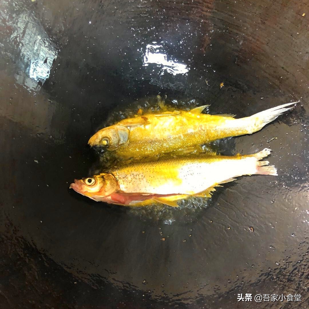 红烧小杂鱼的做法吃起来不腥,家烧海鲜小杂鱼红烧的家常做法