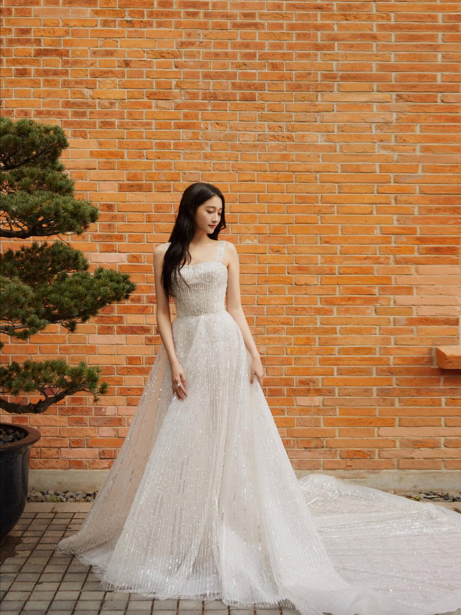 原来关晓彤也有傲人身材,关晓彤恋爱3年