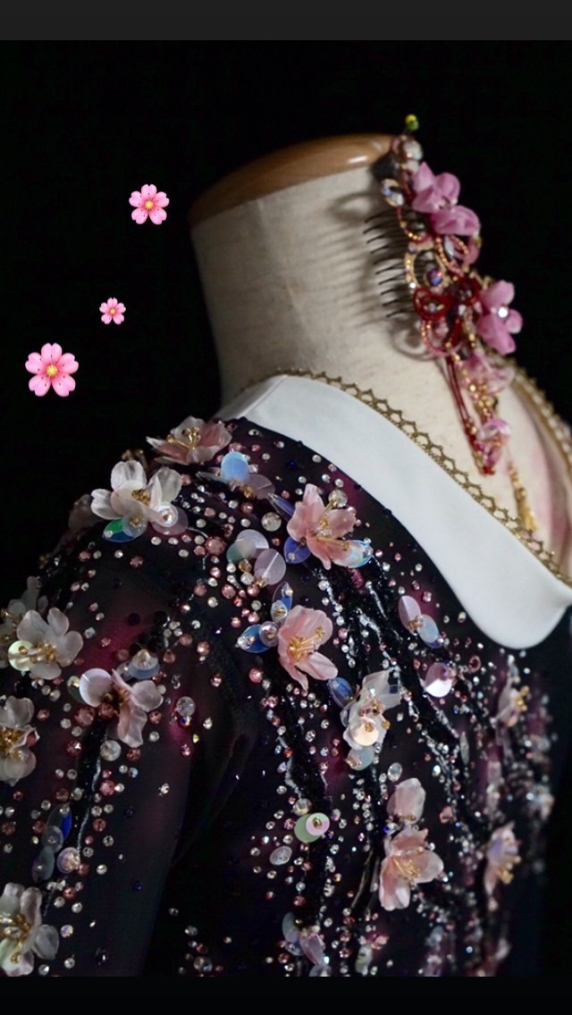 羽生结弦通版限定,羽生结弦本次比赛衣服设计细节