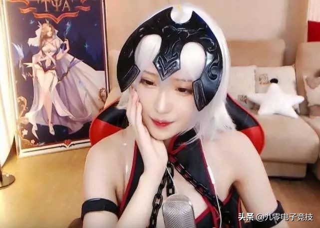 电竞比赛需要卖肉女主播来解说？她们真的懂电竞么