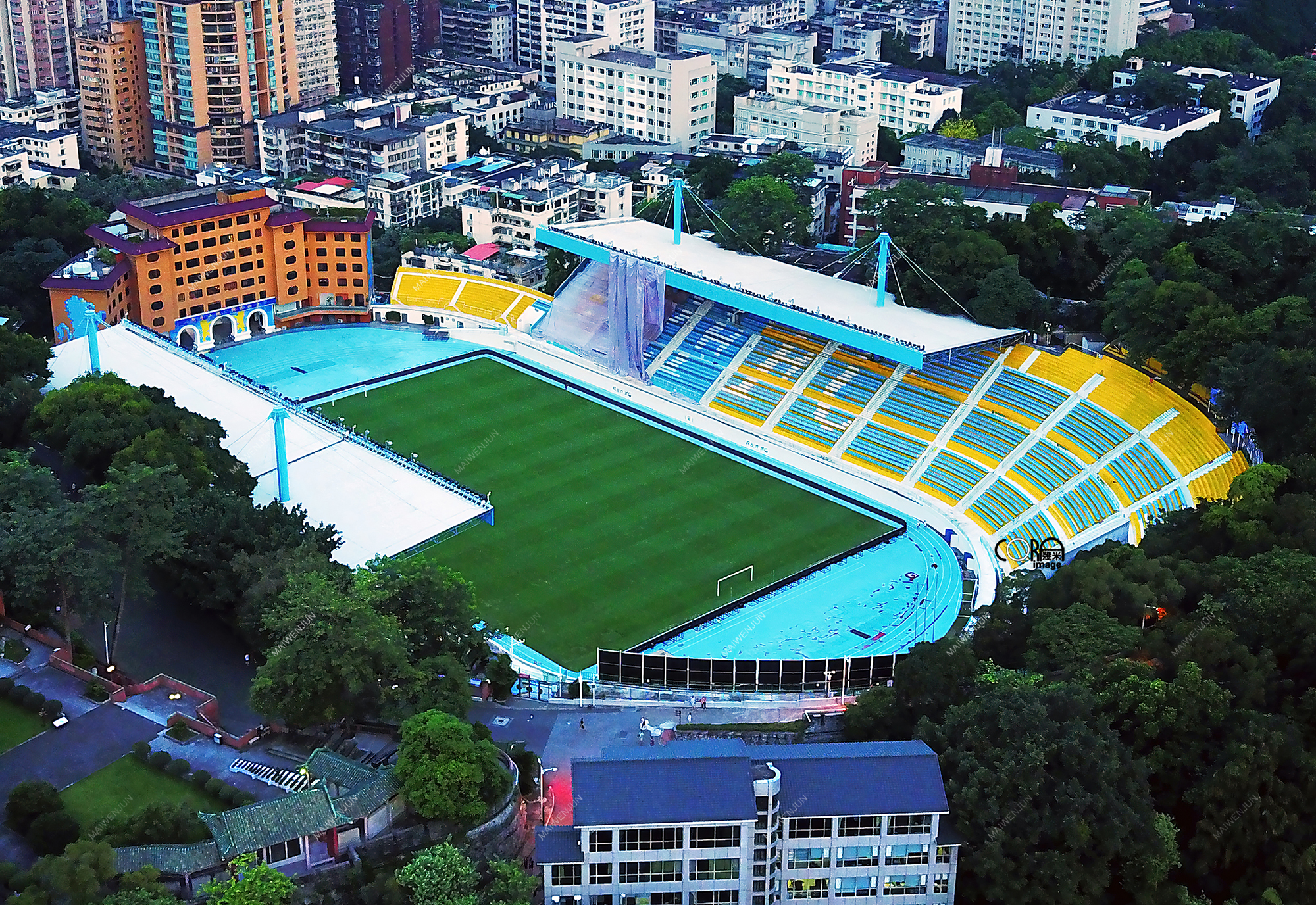 广州富力越秀山体育场,广州富力越秀山视频
