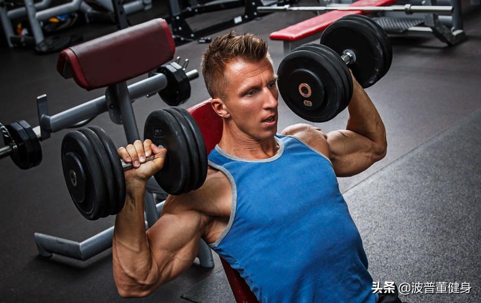 肩膀不如别人宽，使劲练就对了！6个高效动作，让肩膀更宽更结实