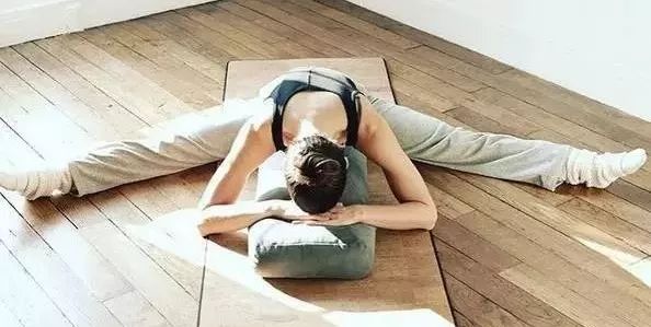 为什么腿控制不住的发抖,改善腿型有效不费劲简单方法