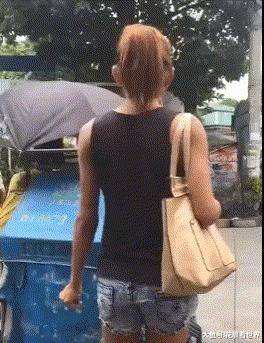 搞笑gif妹子的内心是崩溃的,搞笑gif妹子原来是个逗比