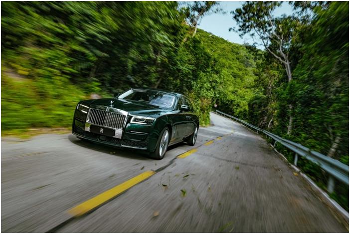 试驾劳斯莱斯古思特新款,新款劳斯莱斯古思特沉浸式体验