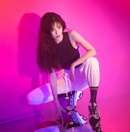 泫雅迷人瞬间,泫雅穿搭毛边短裤