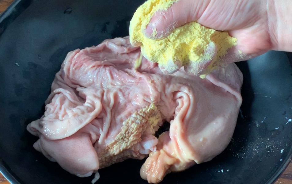 洗猪肚的时候碱放多了,盐洗猪肚的正确方法