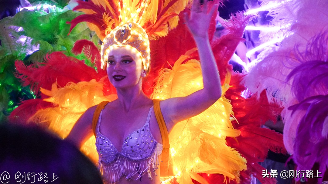 三亚之眼海昌梦幻不夜城,三亚海昌梦幻海洋不夜城网红打卡