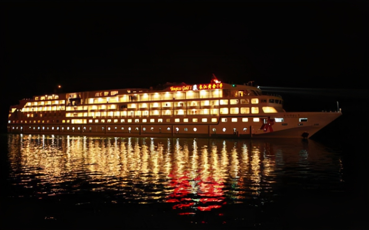 游三峡上水好还是下水好,三峡旅游上水好玩还是下水好玩