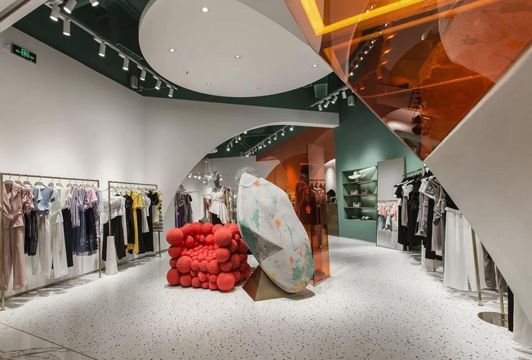 打卡服装体验店,爱丽丝梦游仙境服装款式