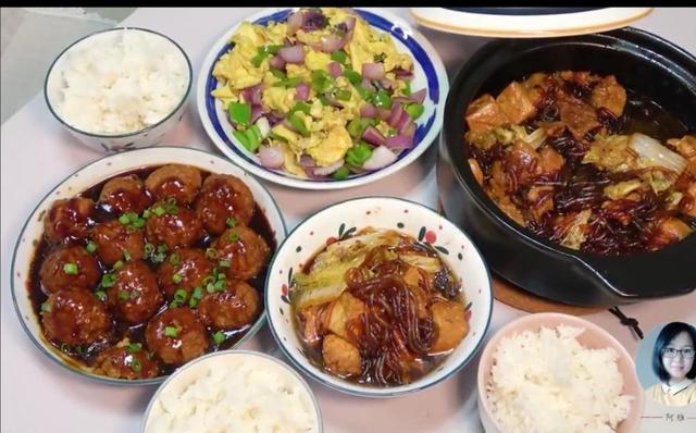 宝妈发帖吐槽家人不做饭,一网友评论受千人点赞,一个字道出实情