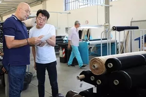 白小t官方卫衣,白小t套装