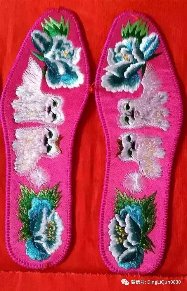 鞋垫上的刺绣艺术欣赏,鞋垫刺绣怎么刺绣熊猫嘴巴