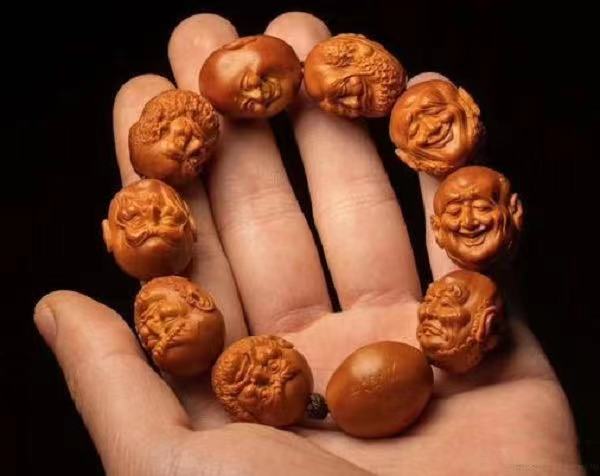 这6种文玩太古怪,这六种文玩一盘就包浆太省事儿了