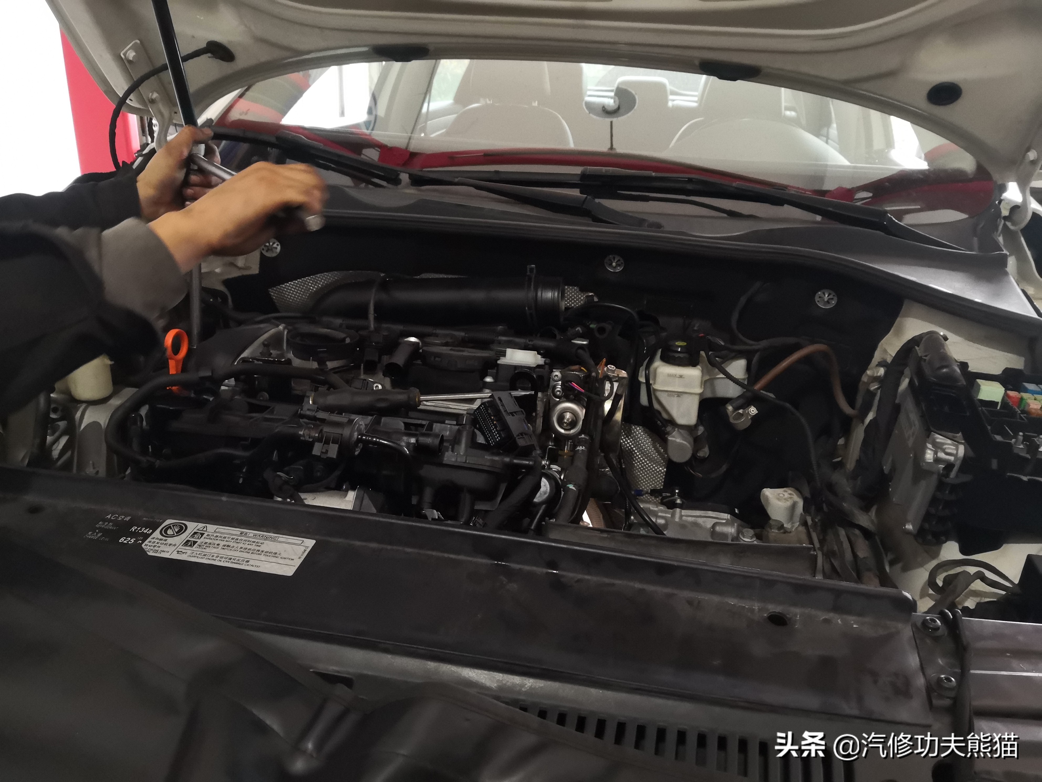 dsg双离合起步抖动有异响,大众帕萨特3.0v6发动机烧机油