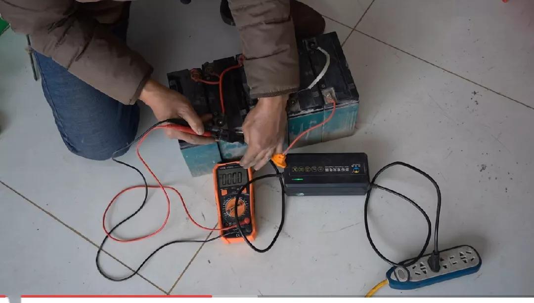 电动车电池有一块坏的怎么测出来,电动车电池好坏能测出来吗