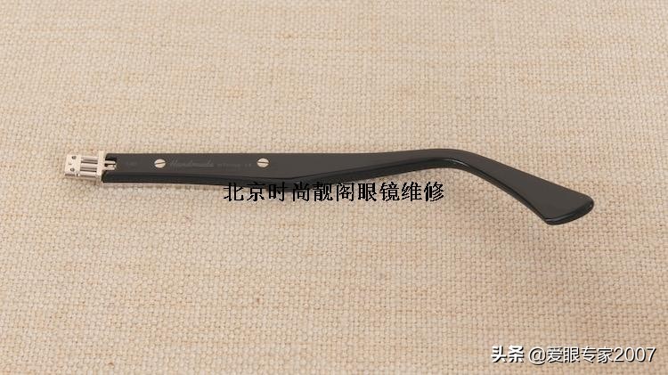 卡地亚眼镜珍贵材质系列,卡地亚眼镜金色的都是什么材质