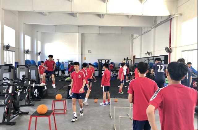 中国足球跌入谷底,中国足球衰败