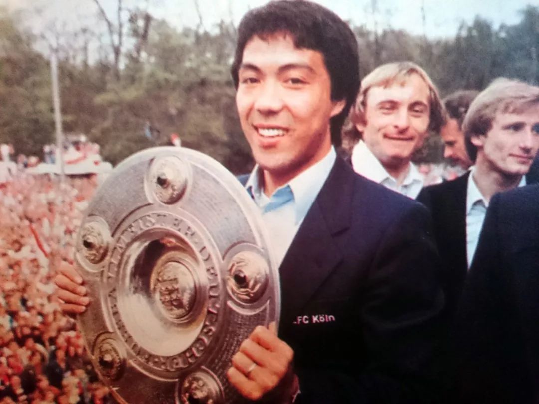 日本最成功的留洋球员,23岁日本留洋国脚创造个人历史