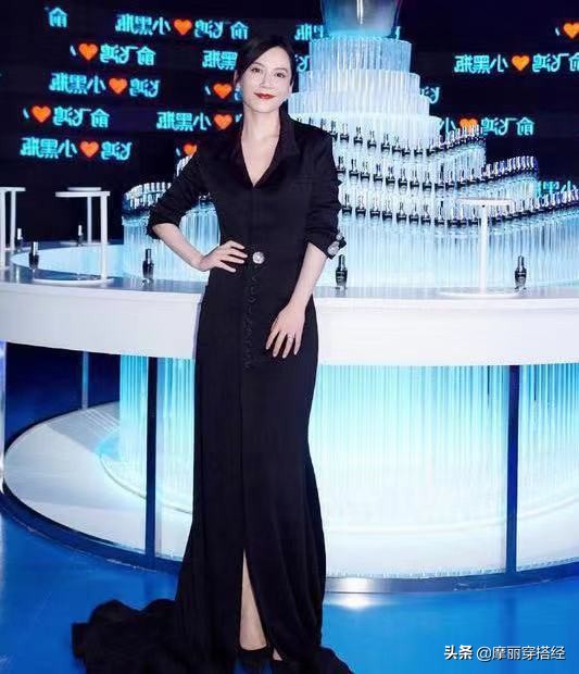 气质v领连衣裙精致迷人秀锁骨,韩版修身显瘦锁骨露肩v领上衣