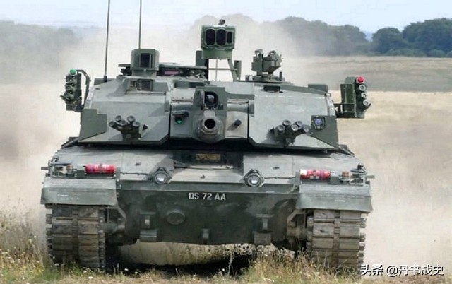 乔巴姆装甲和贫铀装甲哪个好,英国维克斯轻型坦克