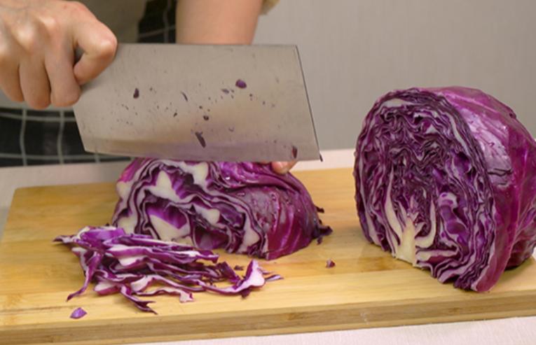 同样的菜凉拌和炒哪个营养好,紫甘蓝凉拌好吃还是炒熟有营养