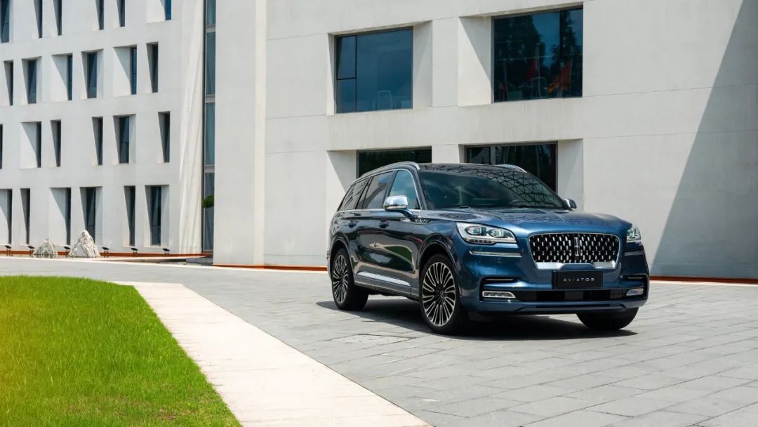 豪华车型再次升级,林肯新一代飞行家彰显霸气威武