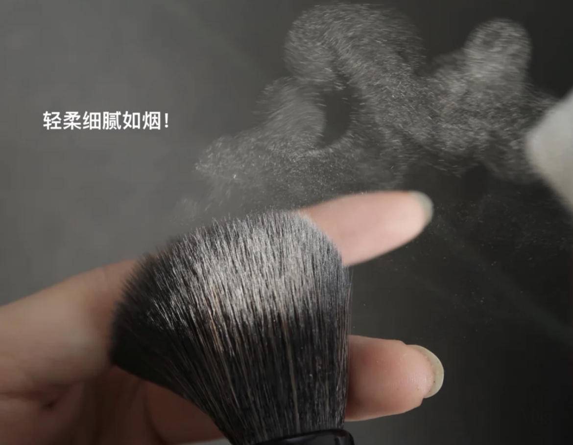 如何在夏天化个清爽的妆,你的夏日不脱妆小诀窍已经抵达