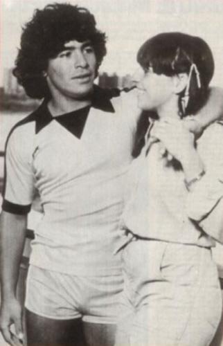 马拉多纳病逝前,发文悼念马拉多纳