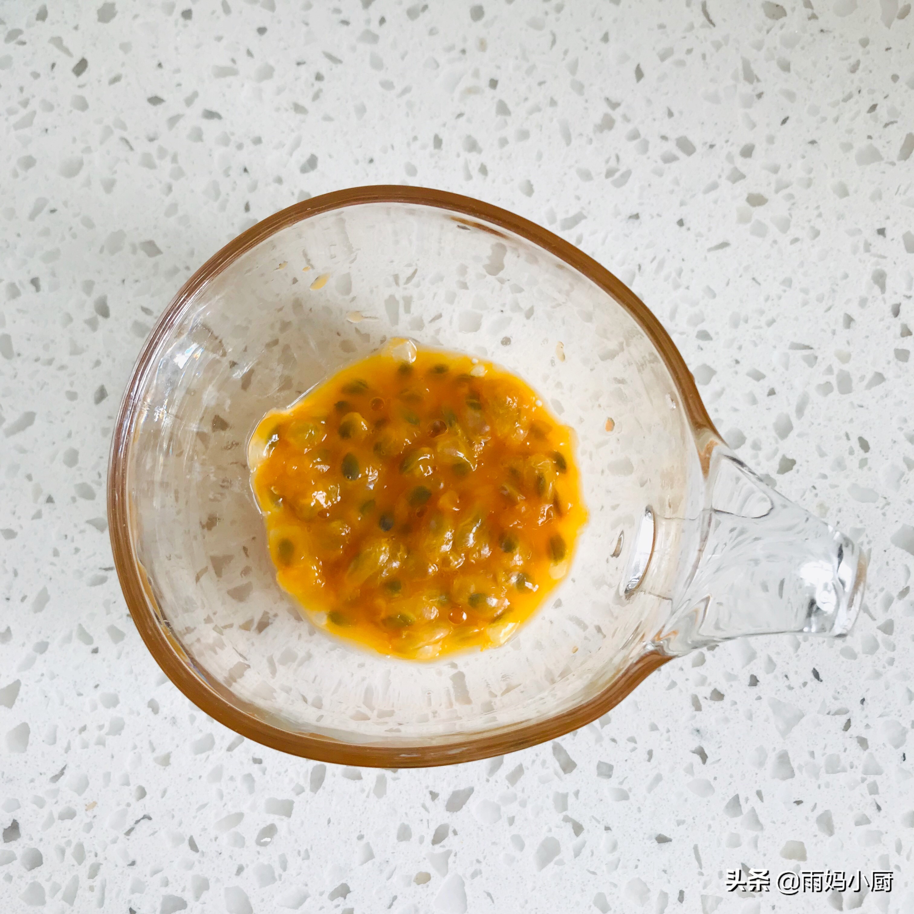 这个水果别再生吃了酸甜解腻,这种水果外脆里软清甜沁香