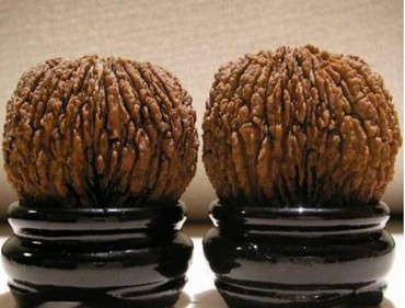 最好看文玩核桃,很常见的文玩核桃