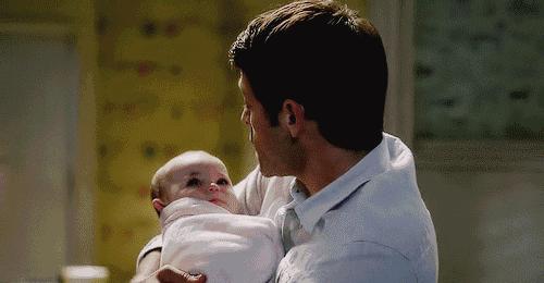 这就是90后爸爸带娃方式,爸爸的带娃方法是不是最好的