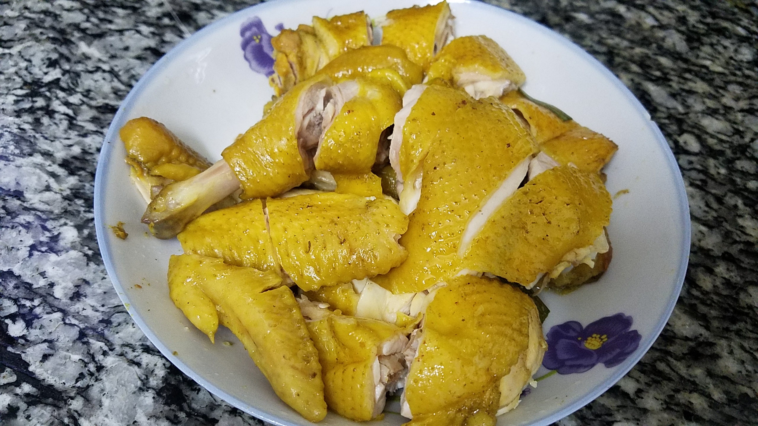 广东名菜盐焗鸡超级简单,正宗广东盐焗鸡的做法又黄又脆