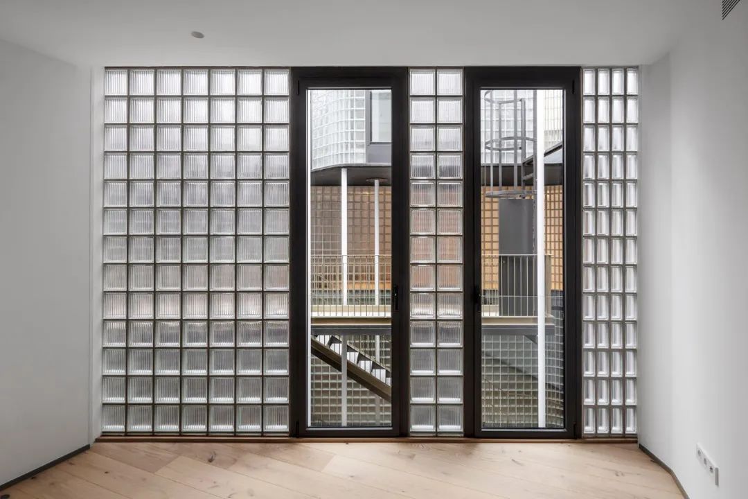 玻璃砖做公寓效果图 (公寓楼改造效果图)