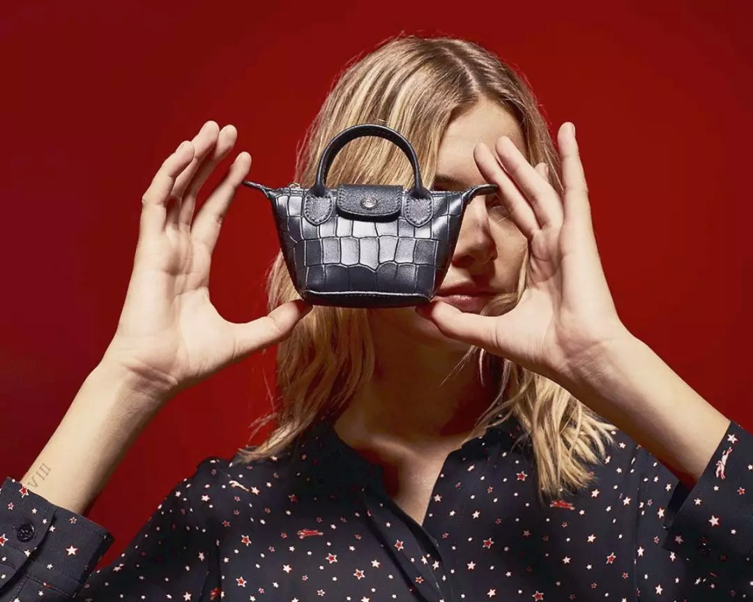 我的胸,我的手指,我的脚腕……都需要一只包包