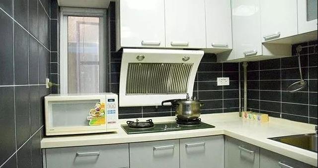 集成吊顶和石膏板吊顶哪个更好看,集成吊顶和石膏板吊顶怎么衔接