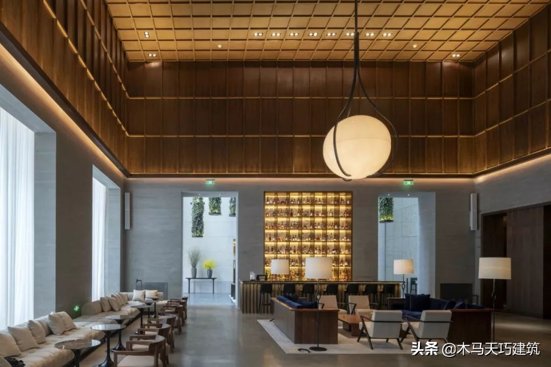 设计一个具有地域文化特色的酒店,10间小型酒店设计