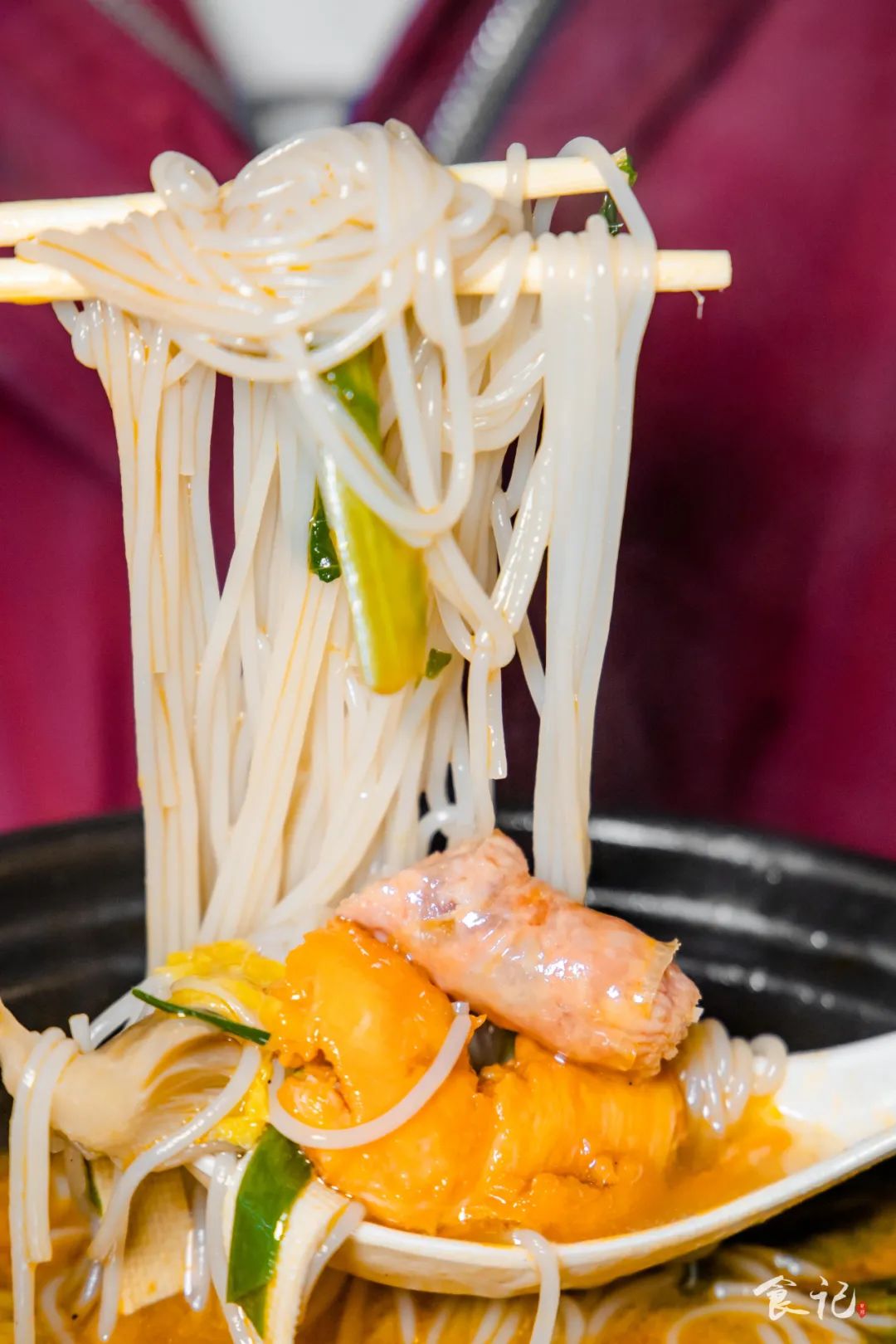 真的假的？万达清冷的夜市中，竟藏着踩点也要去吃的砂锅麻辣烫…