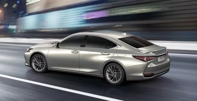 全新款奥迪a6l试驾,奥迪a6l对比雷克萨斯es300