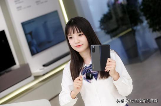 华为小米三星折叠手机哪个好,折叠屏手机小米华为对比