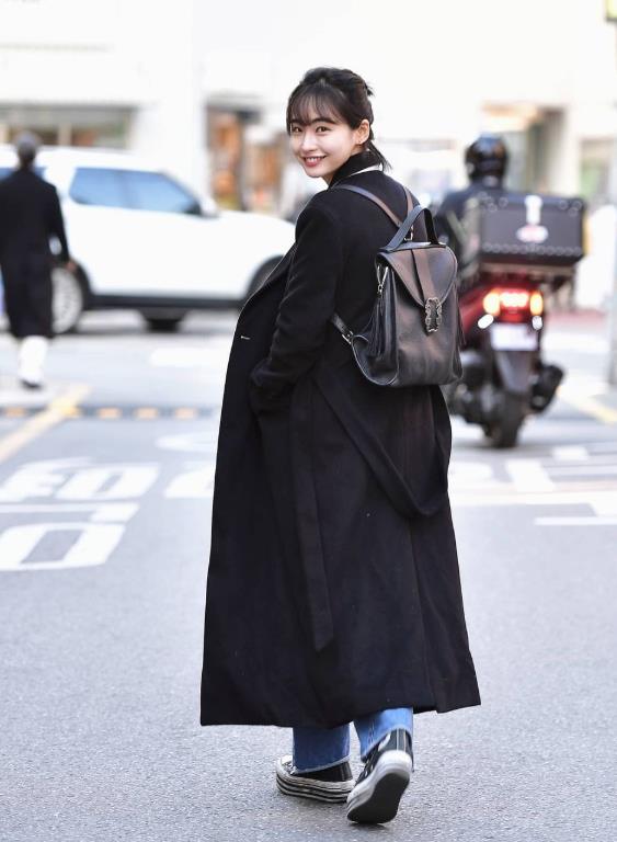 小个子穿搭150显高显气质羊绒大衣,斗篷式羊绒大衣短款小个子穿搭