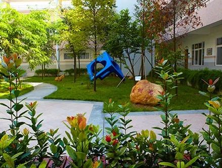 在一个学校读了9年怎么表达,在城南小学读书是种什么体验