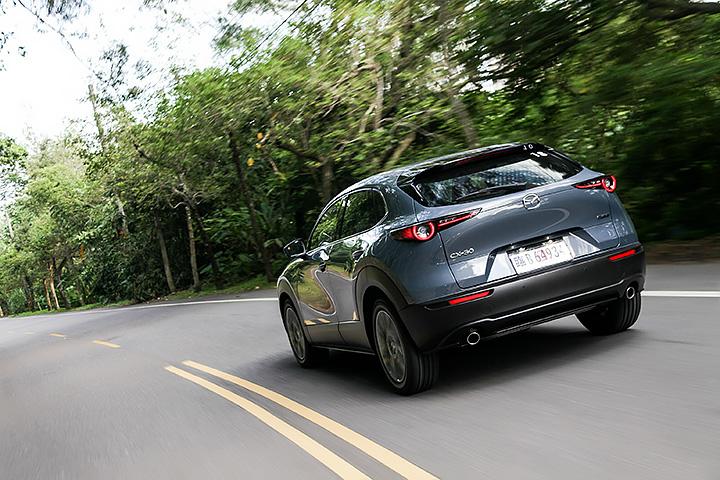 当昂克赛拉变身SUV，抢先试驾马自达CX-30