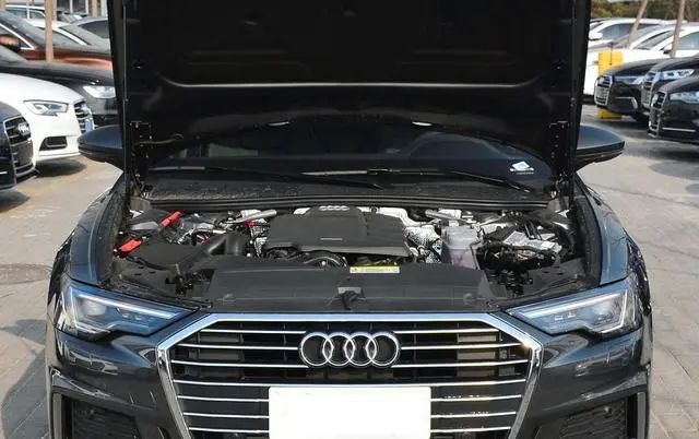 五系a6和e级哪个值得入手,5系e级a6l均顶配