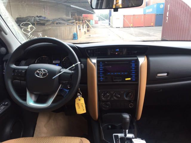 丰田霸道中东柴油版,2018年7月进口17款丰田霸道2700