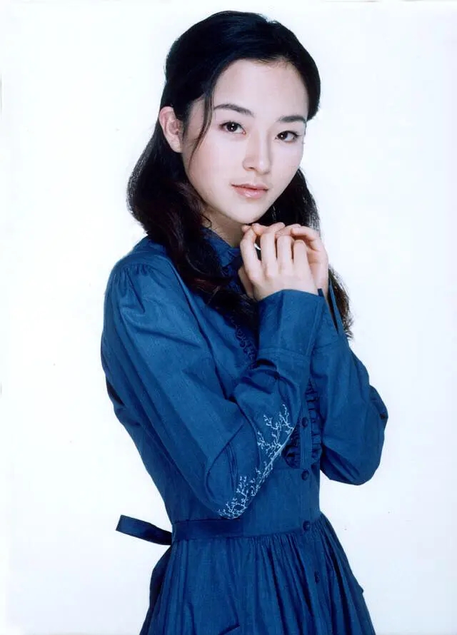 童年女神“雪精灵”，出道后从未演过女主，28岁退圈当了配音演员