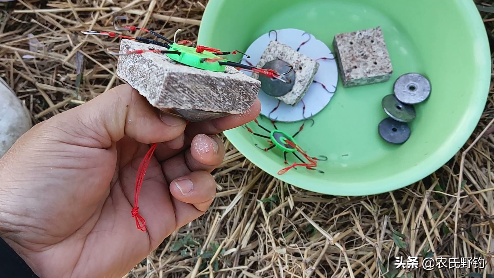 翻板钩用花生饼和豆饼哪个好,花生饼钓鲤鱼饵料制作方法