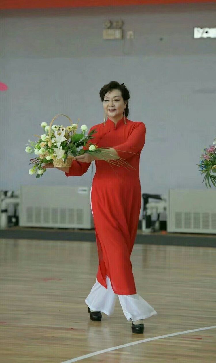 百合艺术团舞蹈视频,百合镇舞蹈队表演视频